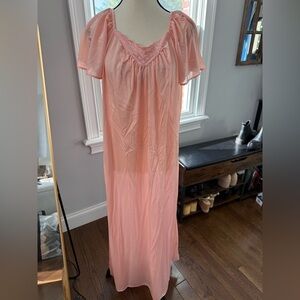 Avian Vintage  Peach Lace-Trim Short Sleeve Nightgown